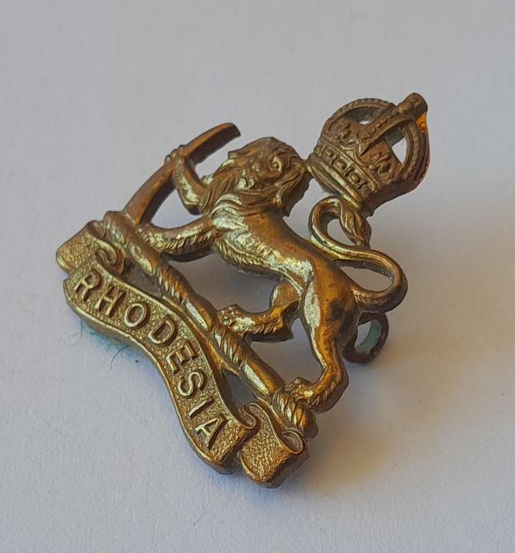 WW2 Rhodesian Army Staff Corps Badge. Lugs Intact.