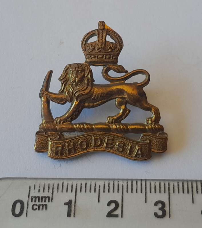 WW2 Rhodesian Army Staff Corps Badge. Lugs Intact.
