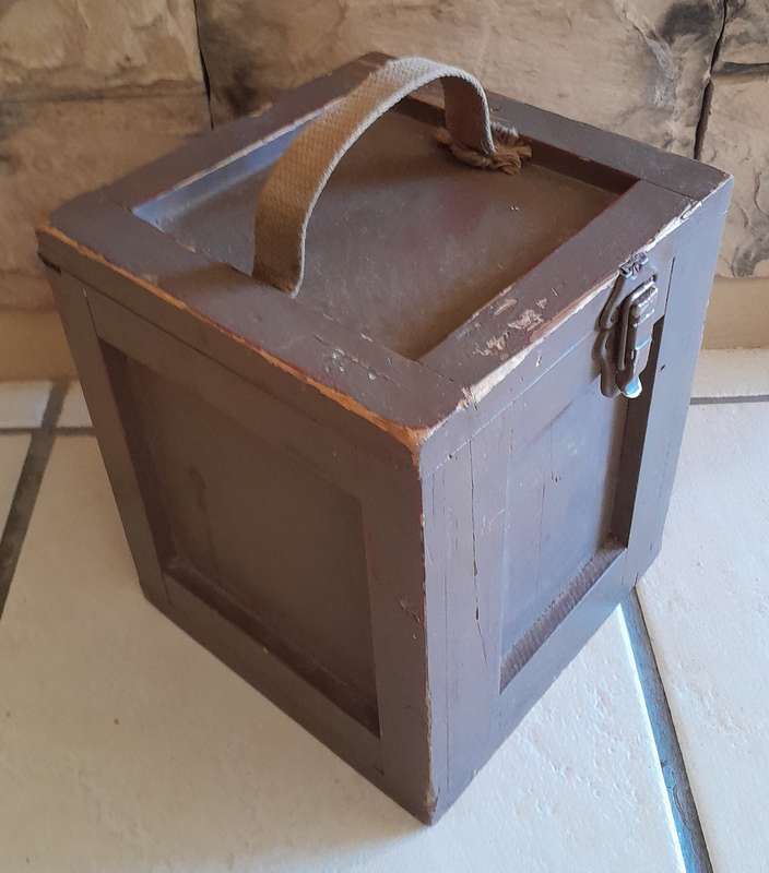Vintage military ammo / kit box.