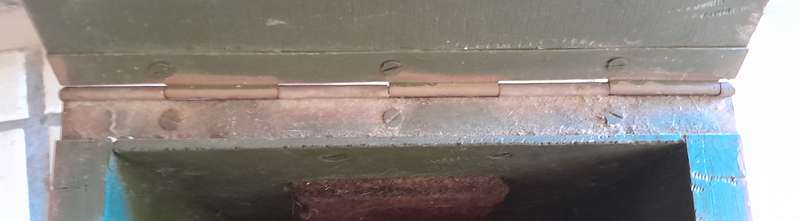Vintage military ammo / kit box.