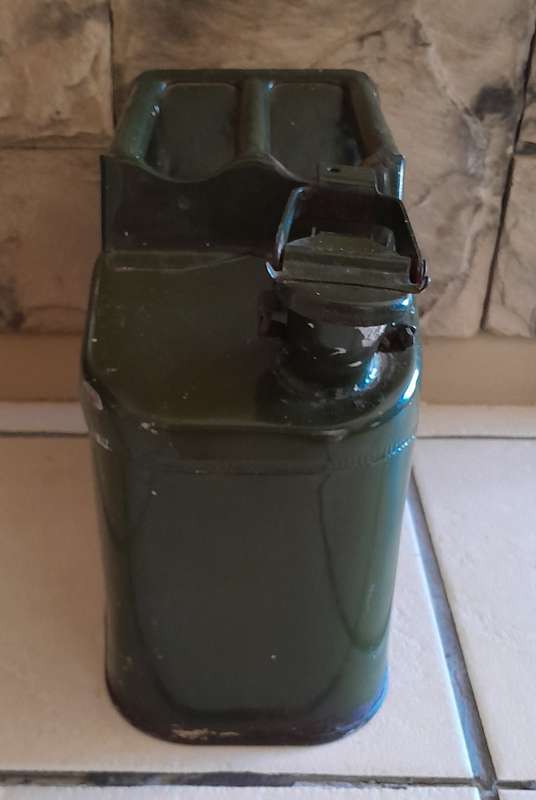Vintage Military Green Metal 10L Jerry Can.