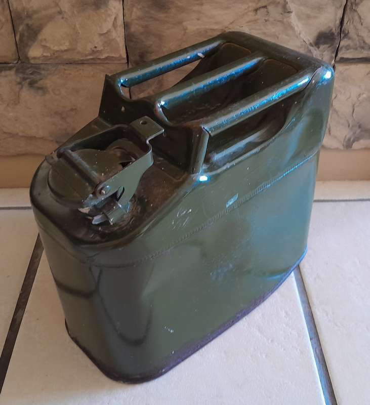 Vintage Military Green Metal 10L Jerry Can.