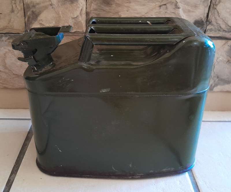 Vintage Military Green Metal 10L Jerry Can.