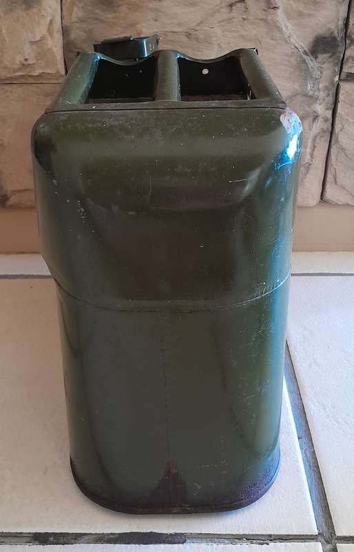 Vintage Military Green Metal 10L Jerry Can.