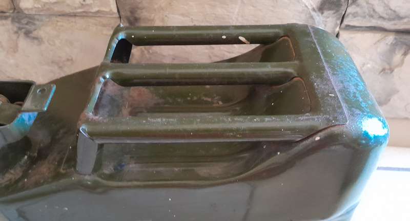 Vintage Military Green Metal 10L Jerry Can.