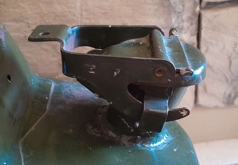 Vintage Military Green Metal 10L Jerry Can.