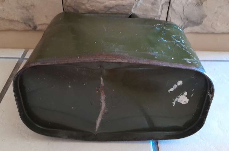 Vintage Military Green Metal 10L Jerry Can.