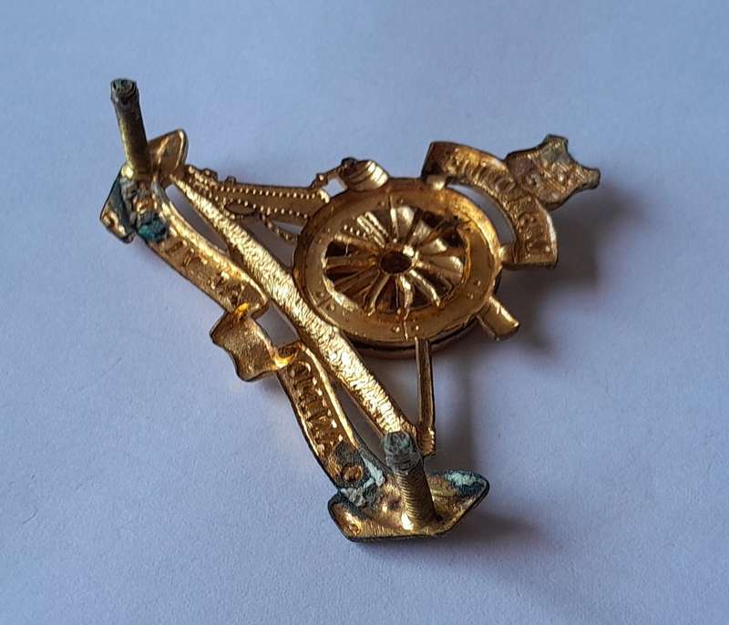 SA Army Field Artillery Cap Badge.  Lugs Intact.