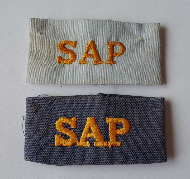 Pair SA Police Cloth Shoulder Titles.
