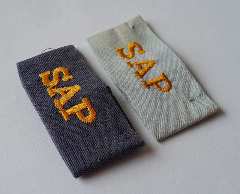 Pair SA Police Cloth Shoulder Titles.