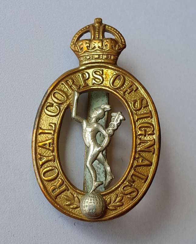 WW2 Royal Corps of Signals Bi-Metal Cap Badge.  Slider Intact.