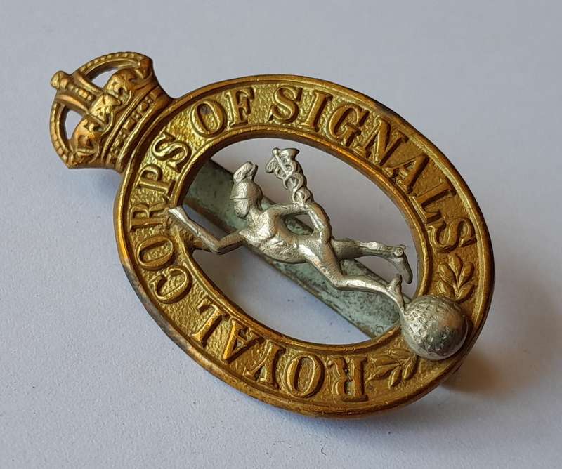 WW2 Royal Corps of Signals Bi-Metal Cap Badge.  Slider Intact.