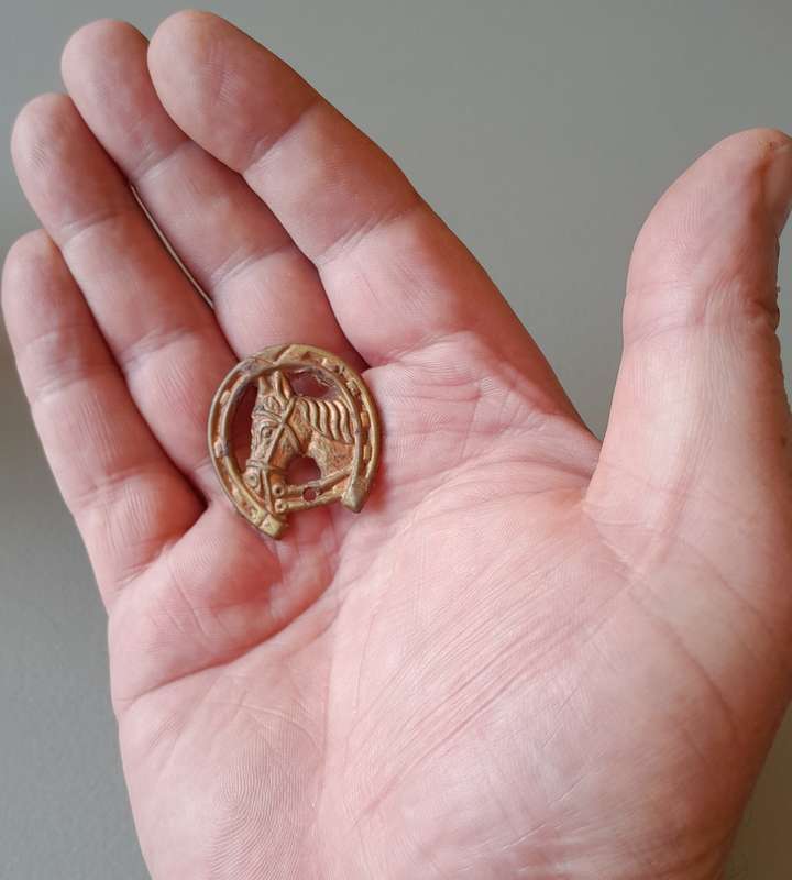 Unknown Badge. No Lugs.