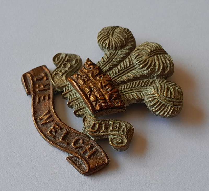 WW2 British Army Welch Regiment Cap Badge.  No Lugs.