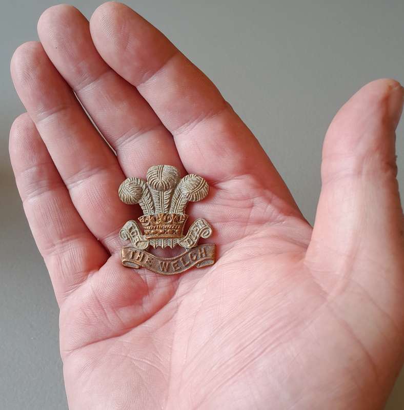 WW2 British Army Welch Regiment Cap Badge.  No Lugs.