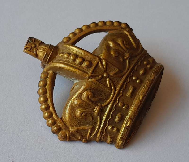 Large WW2 British Officer's Rank Badge.  King's Crown. Lugs Intact.