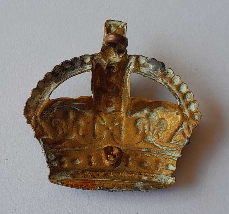 Large WW2 British Officer's Rank Badge.  King's Crown. Lugs Intact.