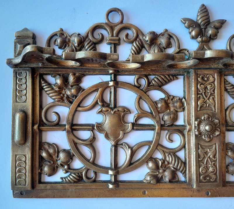 Victorian Rococo Revival Ornate Cast Brass Pipe Rack. 30 x 13cm.
