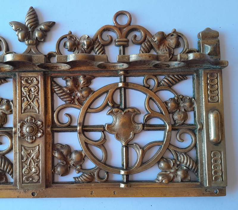 Victorian Rococo Revival Ornate Cast Brass Pipe Rack. 30 x 13cm.