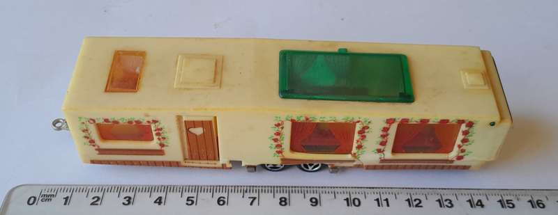 1970's Majorette Caravane Residentielle.  Scale 1/100. 14.5cm.