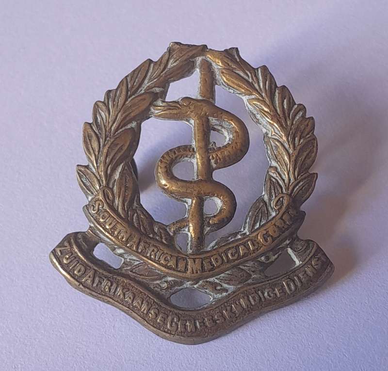 Rare WW1 Zuid Afrikaanse Geneeskundige Dienste Badge (No Crown). Lugs Intact.