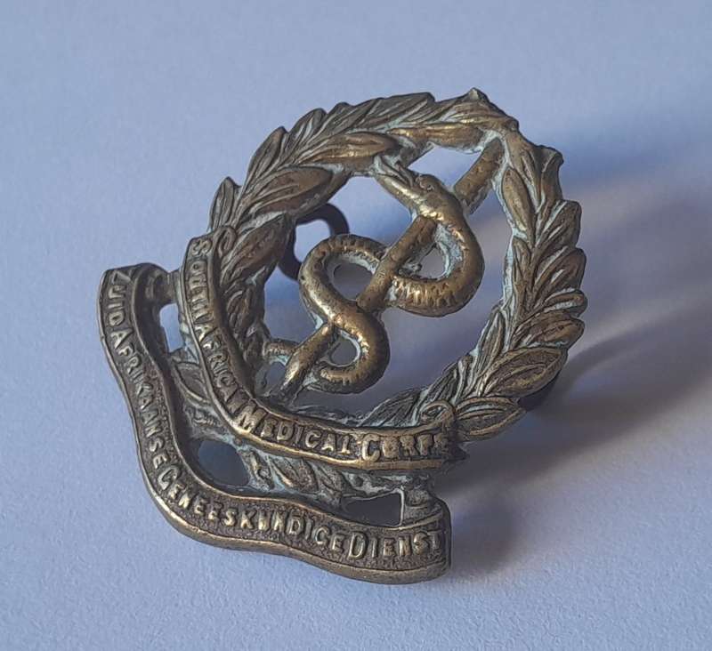 Rare WW1 Zuid Afrikaanse Geneeskundige Dienste Badge (No Crown). Lugs Intact.