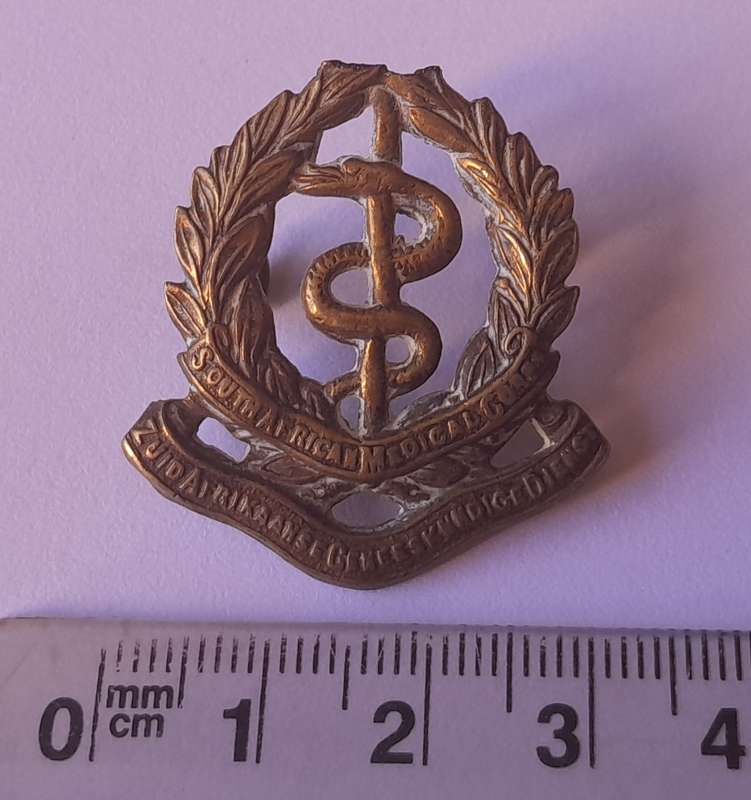 Rare WW1 Zuid Afrikaanse Geneeskundige Dienste Badge (No Crown). Lugs Intact.