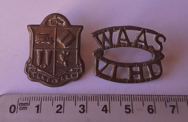 WW2 SA Woman's Auxiliary Service Badge & Title. Lugs Intact.