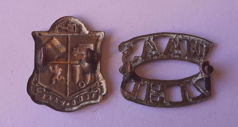 WW2 SA Woman's Auxiliary Service Badge & Title. Lugs Intact.