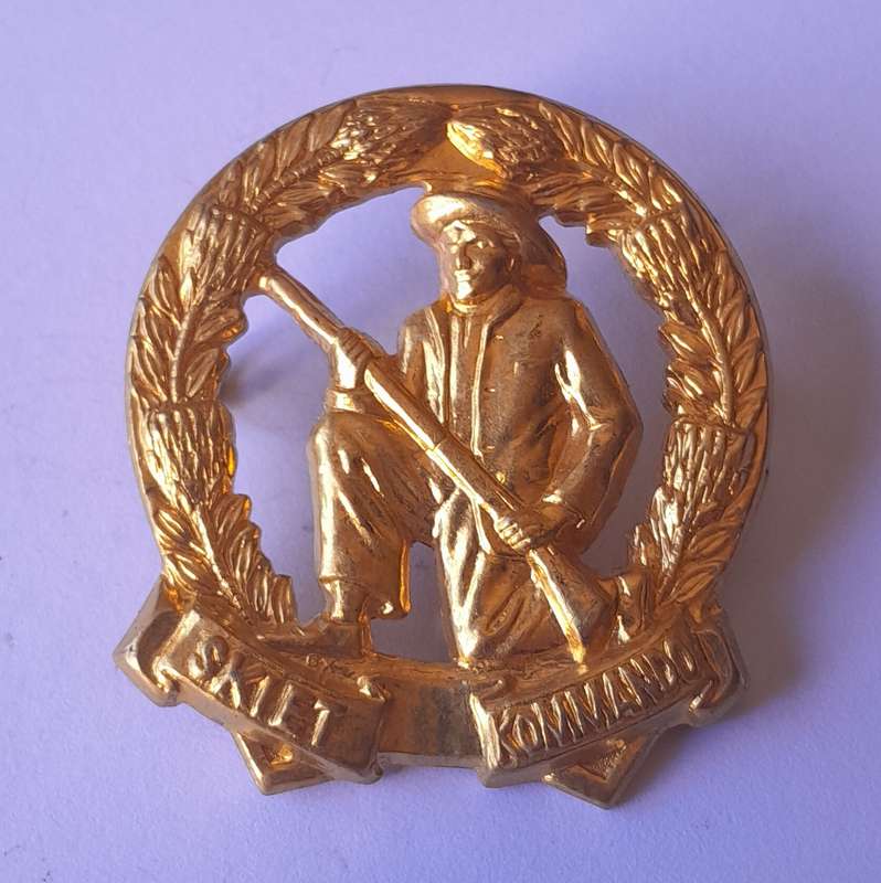 SA Army Skiet Commando Cap Badge. Lugs Intact.