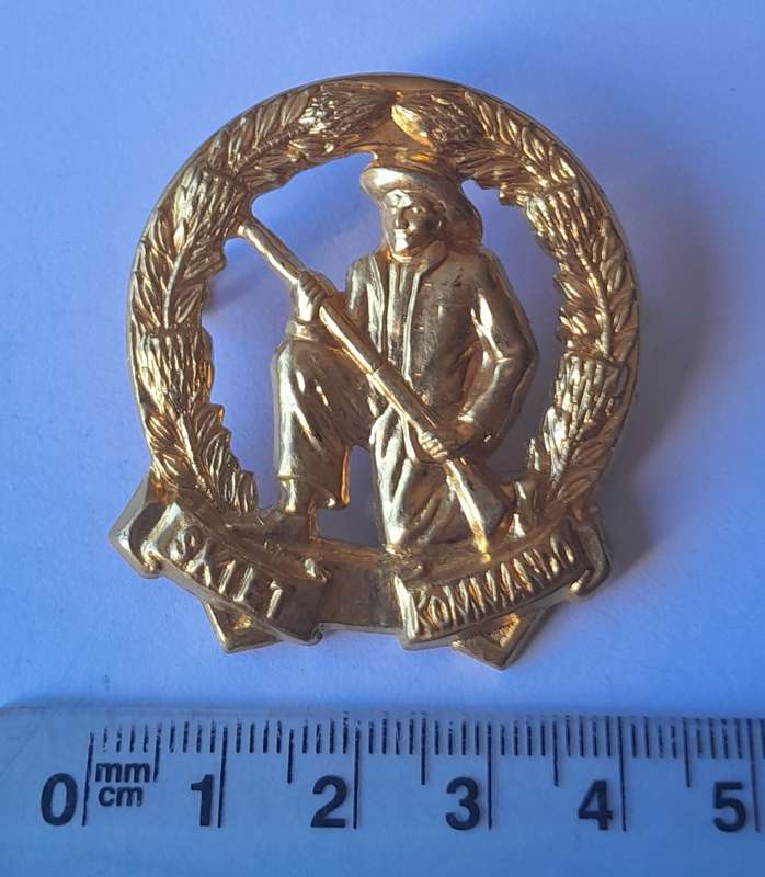 SA Army Skiet Commando Cap Badge. Lugs Intact.