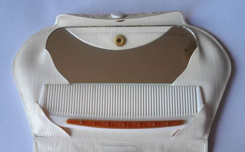 Vintage 7 Piece Cameo Travel Manicure Set. Mint Unused Condition.