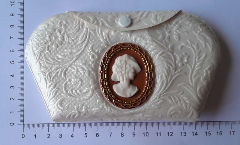 Vintage 7 Piece Cameo Travel Manicure Set. Mint Unused Condition.