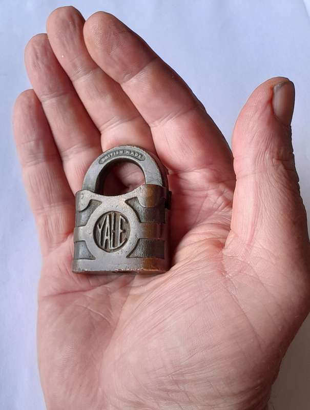 Antique Yale Padlock.  No Key.  5 x 4cm.
