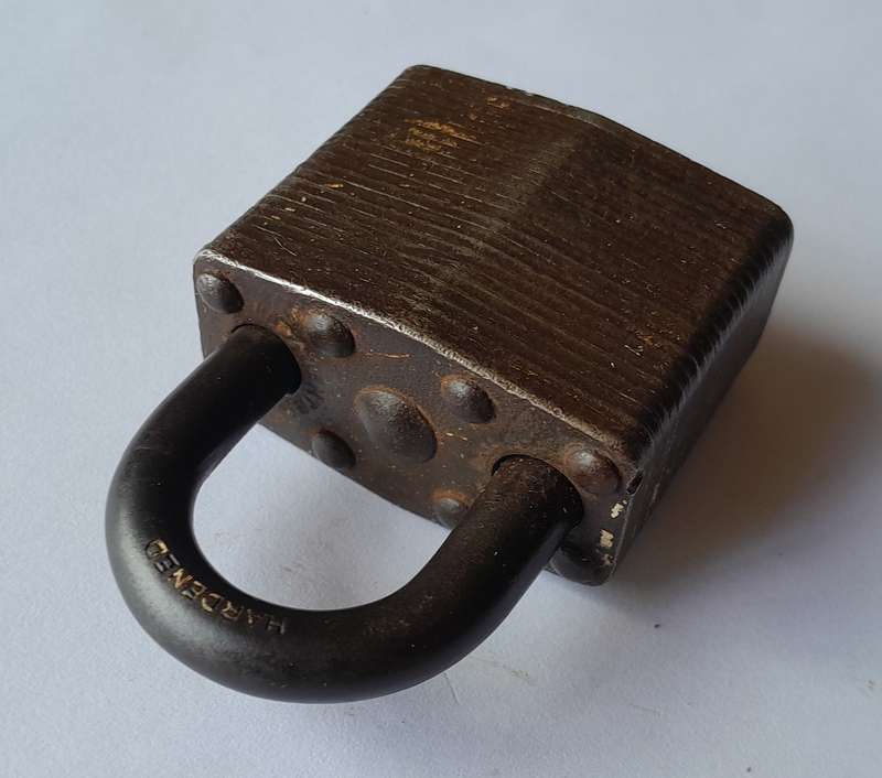 Vintage Master Lock Co. Milwaukee U.S.A Padlock.  No Key.  6.5 x 4cm.