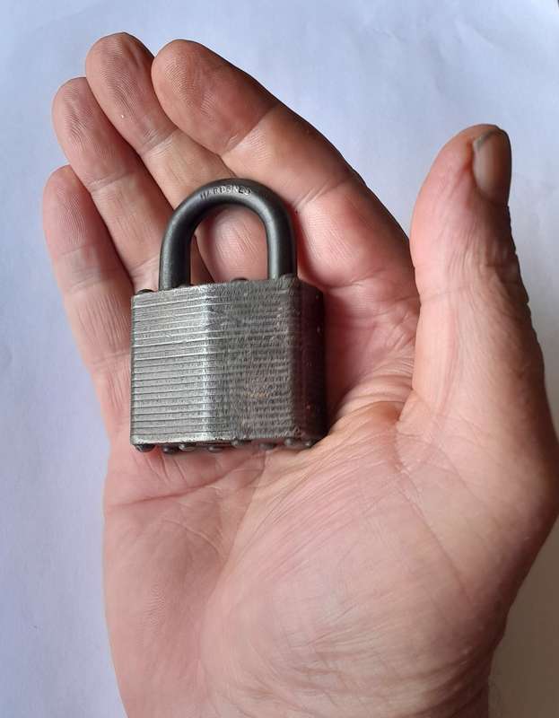 Vintage Master Lock Co. Milwaukee U.S.A Padlock.  No Key.  6.5 x 4cm.