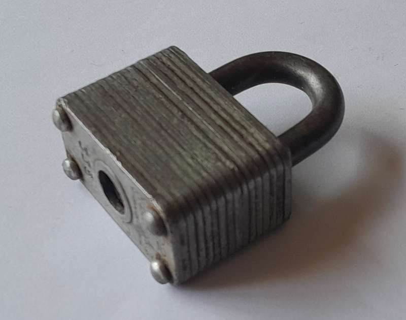 Vintage Master Lock Co. Milwaukee U.S.A Padlock.  No Key.  5 x 3.5cm