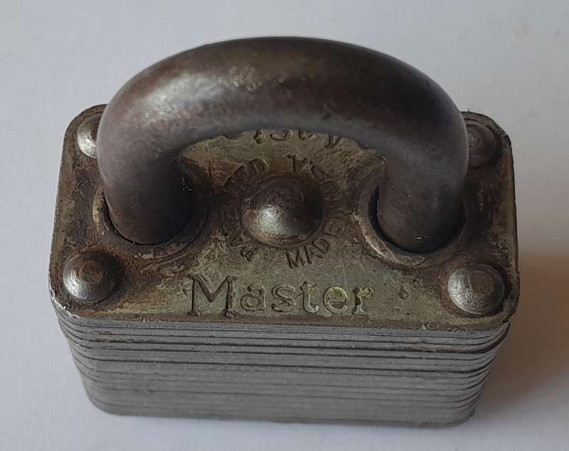 Vintage Master Lock Co. Milwaukee U.S.A Padlock.  No Key.  5 x 3.5cm