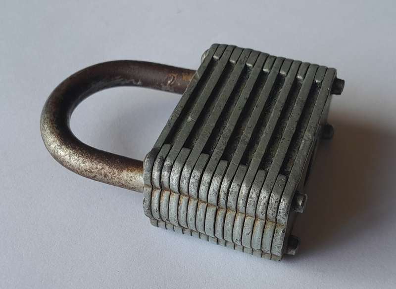 Vintage Diamond Chinese Padlock.  No Key.  5.5 x 4cm.