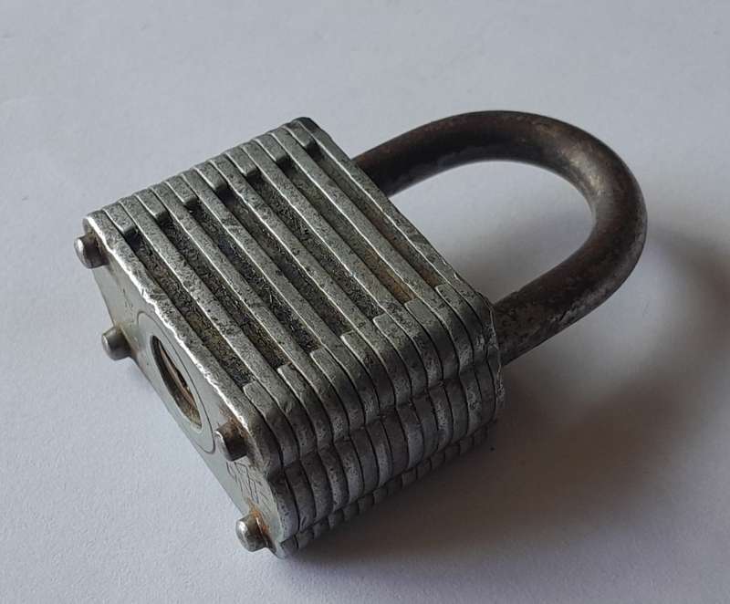 Vintage Diamond Chinese Padlock.  No Key.  5.5 x 4cm.