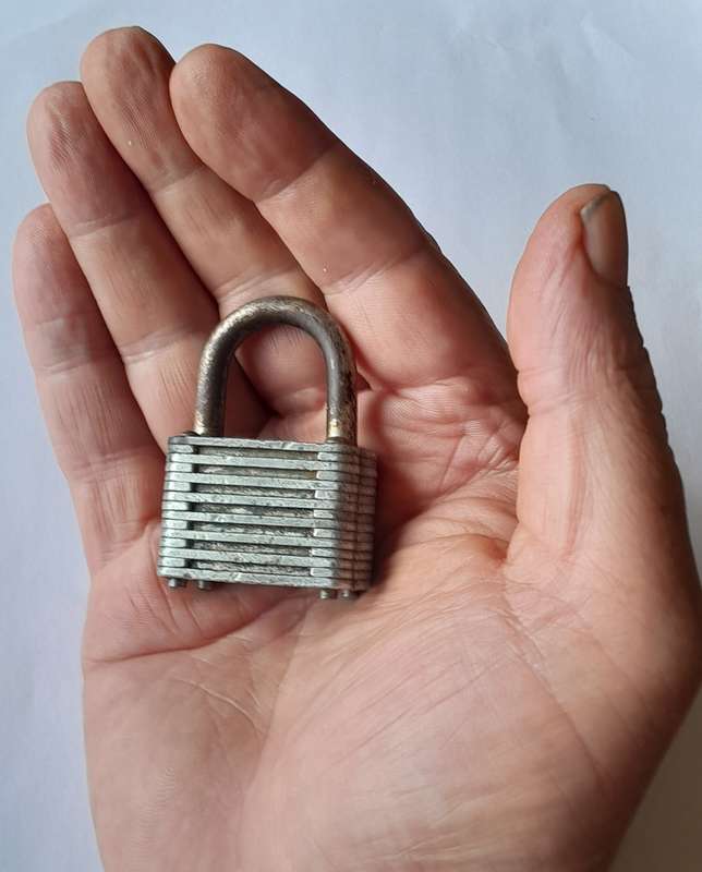 Vintage Diamond Chinese Padlock.  No Key.  5.5 x 4cm.