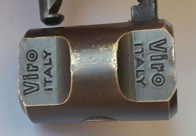 Vintage Viro Italy Hardn. Shackle Lock.  No Key.  4 x 3cm