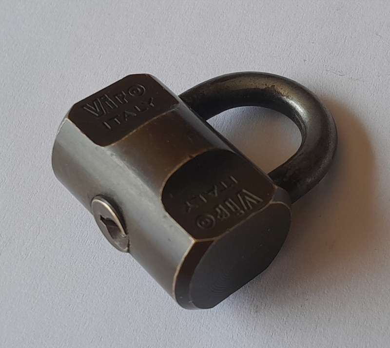 Vintage Viro Italy Hardn. Shackle Lock.  No Key.  3.5 x 3cm