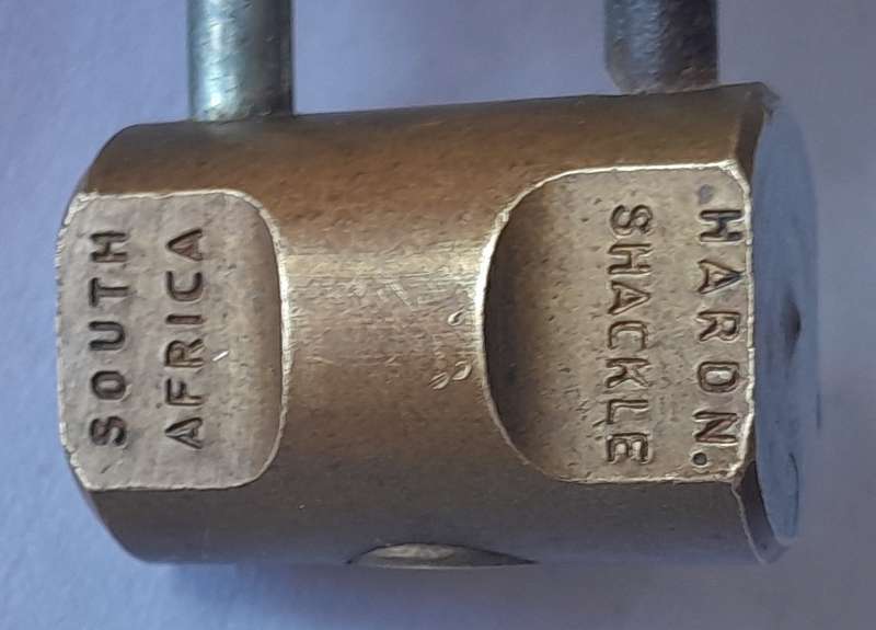 Vintage Viro South Africa Hardn. Shackle Lock.  No Key.  3 x 2.5cm