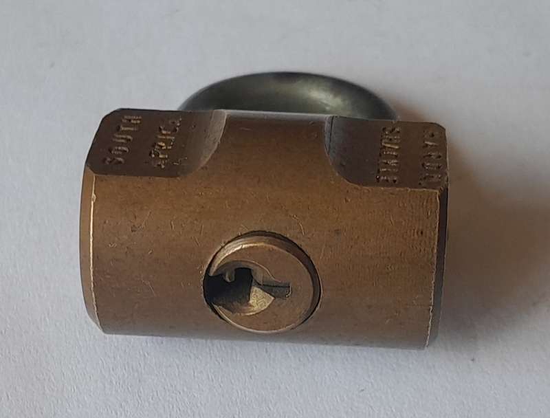 Vintage Viro South Africa Hardn. Shackle Lock.  No Key.  3 x 2.5cm