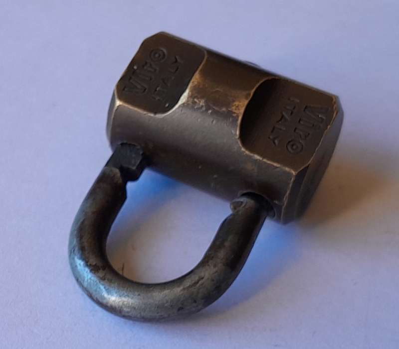 Vintage Viro Italy Hardn. Shackle Lock.  No Key.  4 x 3cm