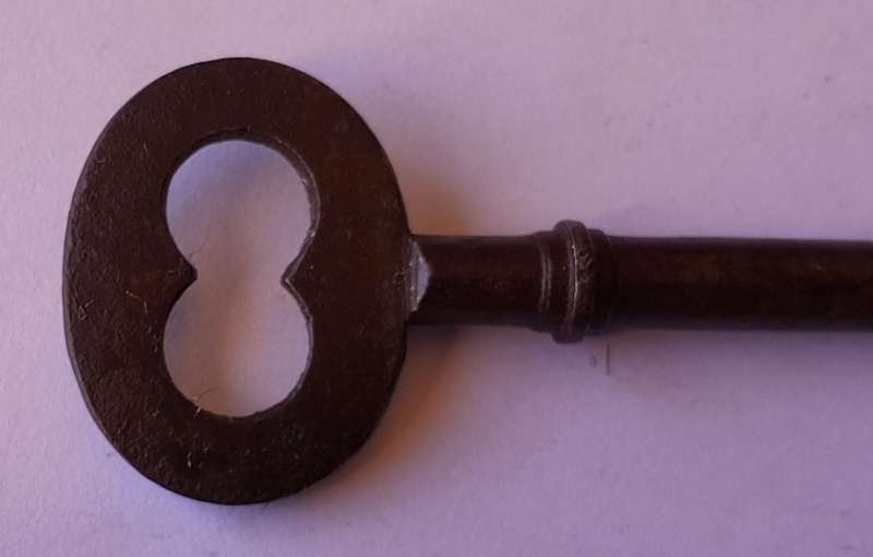 Large Antique Cast Iron Key.  11.3cm.