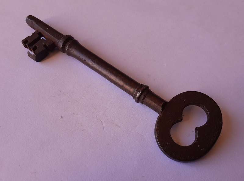 Large Antique Cast Iron Key.  11.3cm.