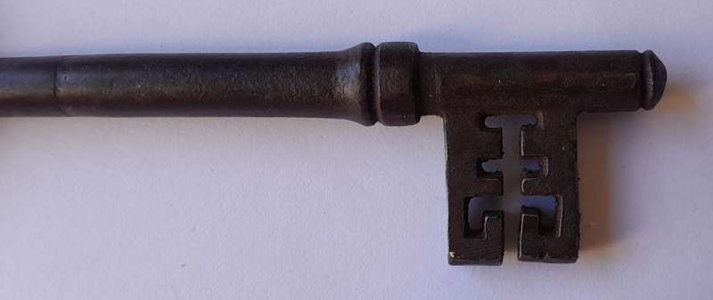 Large Antique Cast Iron Key.  10.9cm.