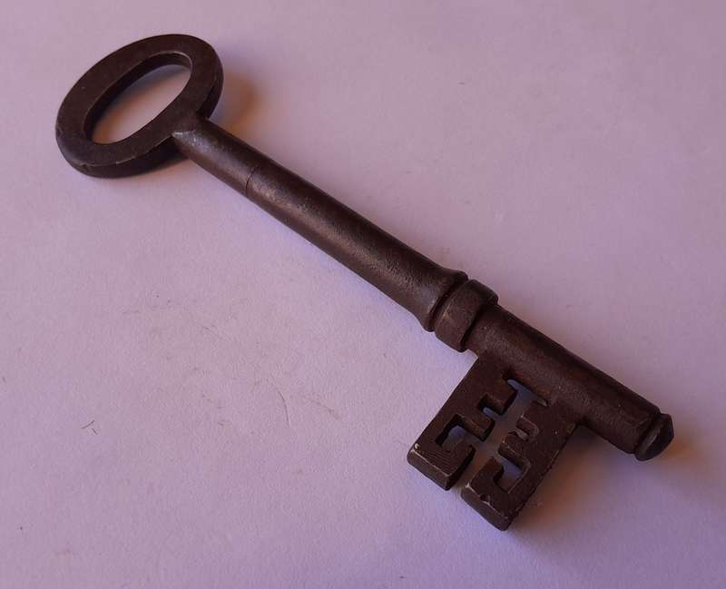 Large Antique Cast Iron Key.  10.9cm.